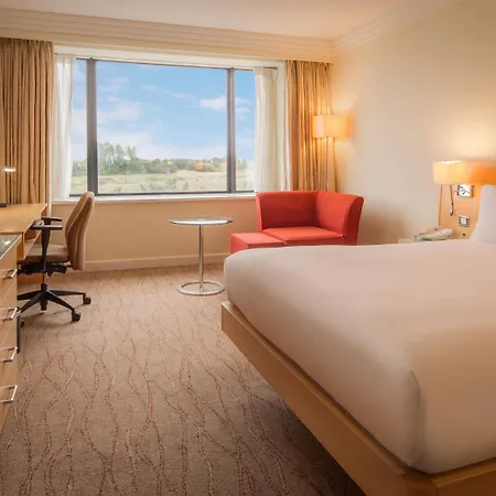 Hilton Dublin Airport Отель 4*