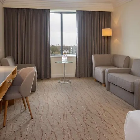 Hotell Hilton Dublin Airport 4*