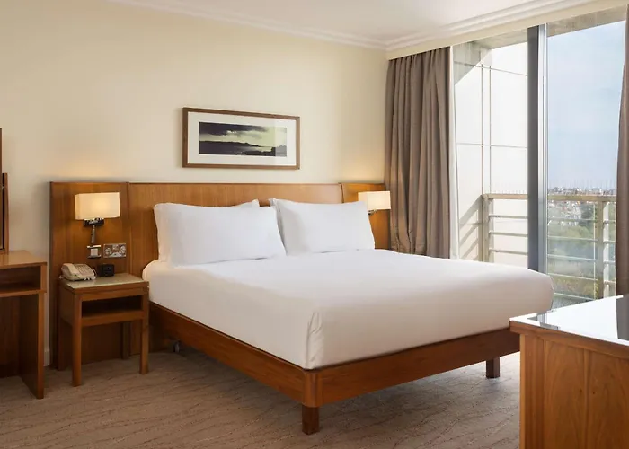 Hilton Dublin Airport Szálloda Cloghran